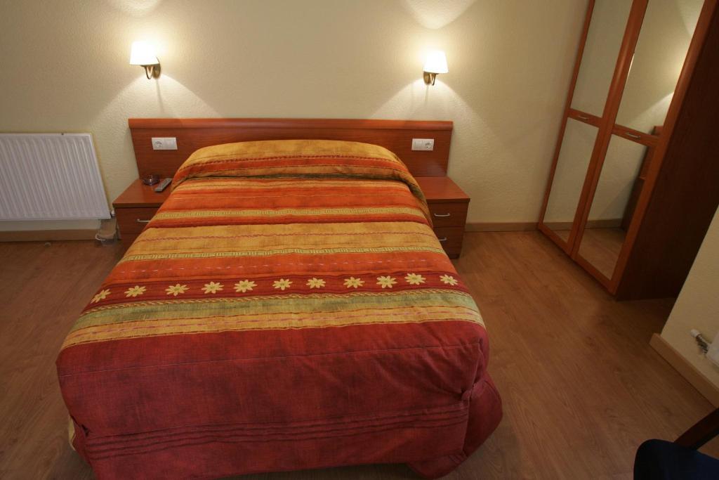 Hostal Hispanico II Саламанка Номер фото